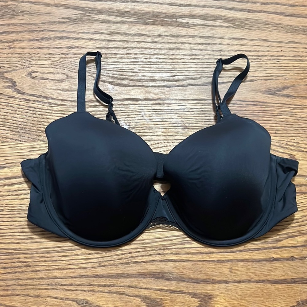 Victoria Secret t-shirt lightly lined full coverage underwire bra